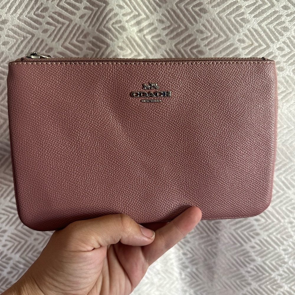 - Large Blush Pink Coach Wristlet - EUC